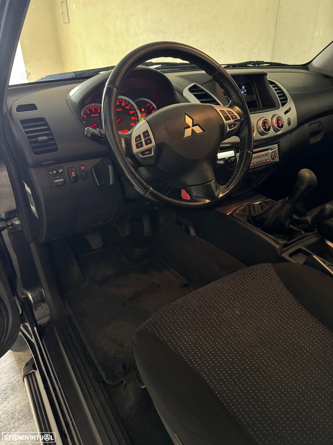 Mitsubishi L200 - 18