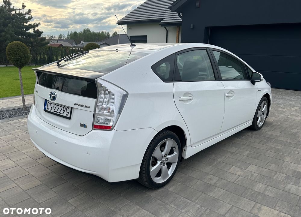 Toyota Prius - 3