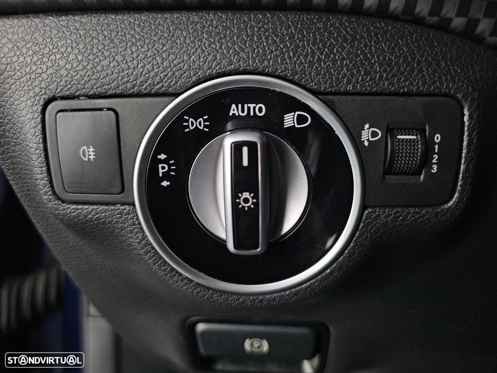 Mercedes-Benz A 180 d Urban Aut. - 23