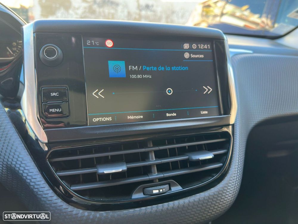 Peugeot 2008 1.2 PureTech Allure EAT6 - 20