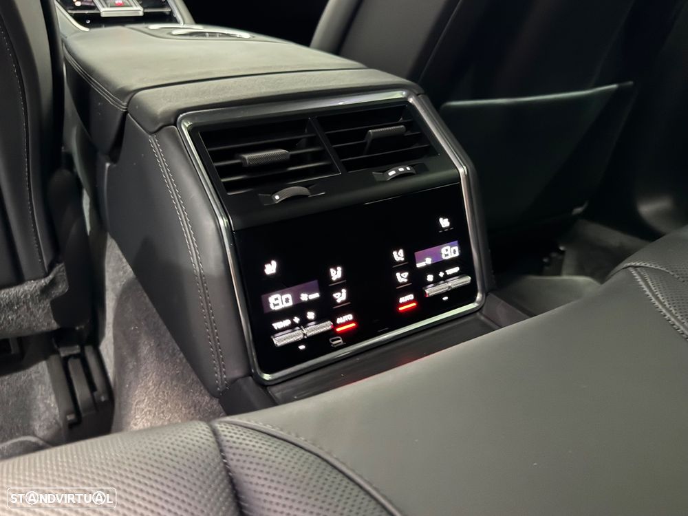 Porsche Panamera Sport Turismo 4 E-Hybrid - 38