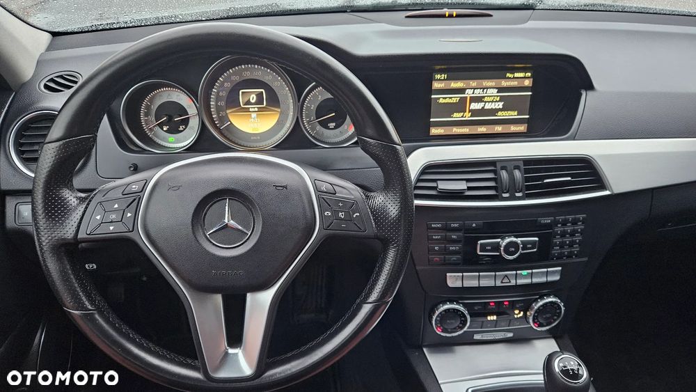 Mercedes-Benz Klasa C 180 BlueEFFICIENCY Avantgarde - 30