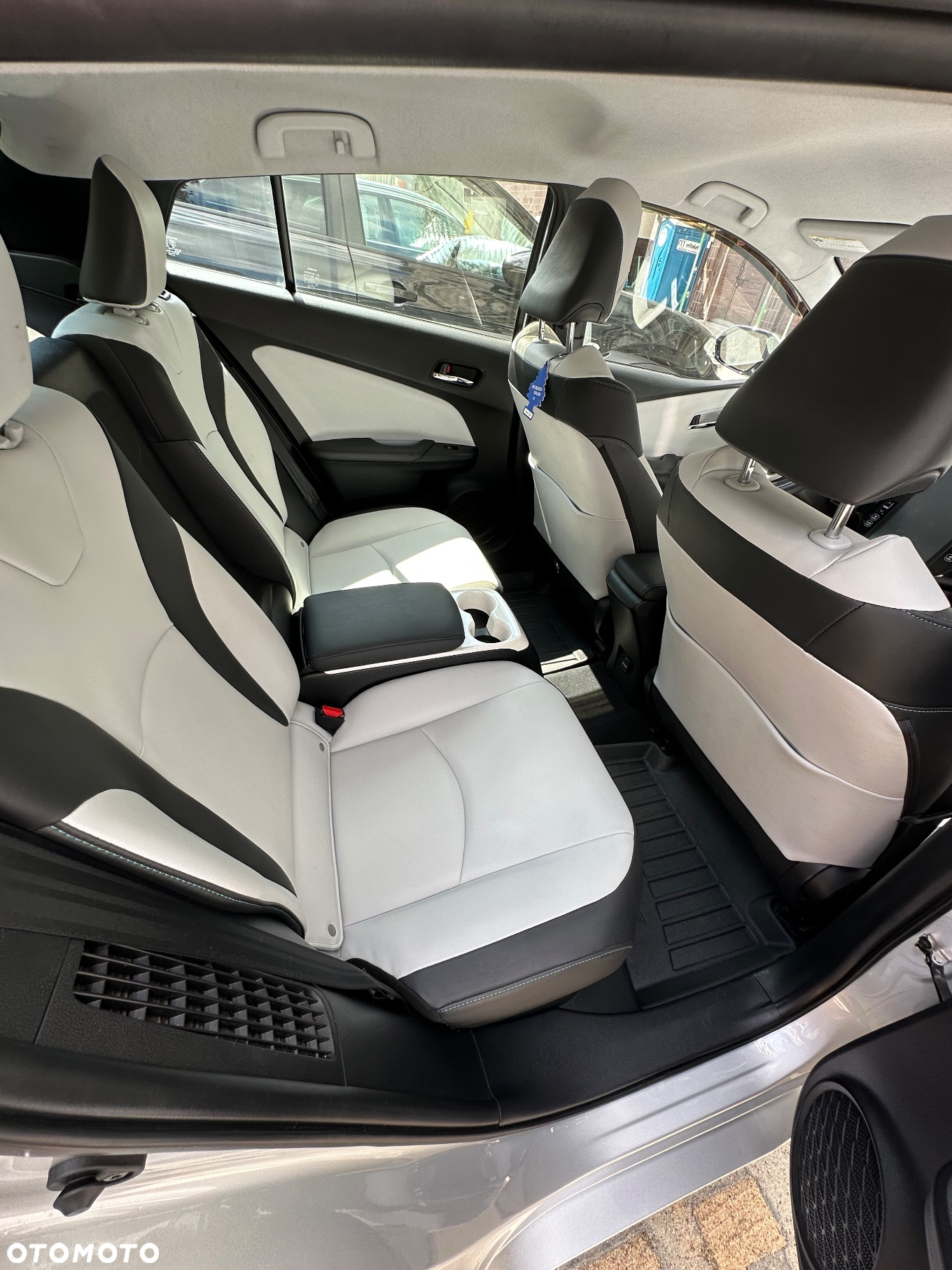 Toyota Prius 1.8 Hybrid Premium - 13
