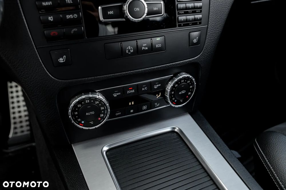 Mercedes-Benz GLK 220 CDI DPF 4Matic BlueEFFICIENCY 7G-TRONIC SPORT EDITION - 37