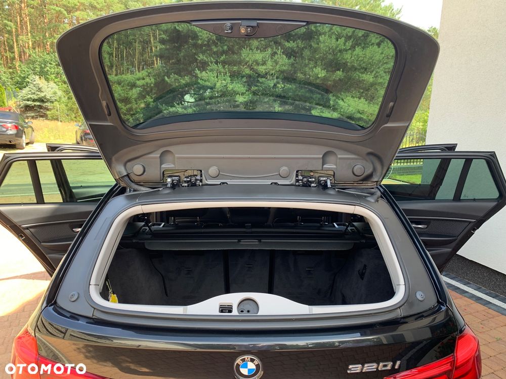 BMW Seria 3 320i Advantage - 19