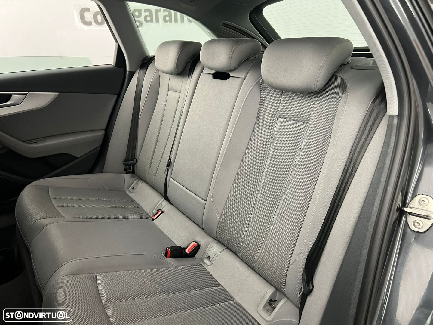 Audi A4 Avant 2.0 TDI S tronic - 35