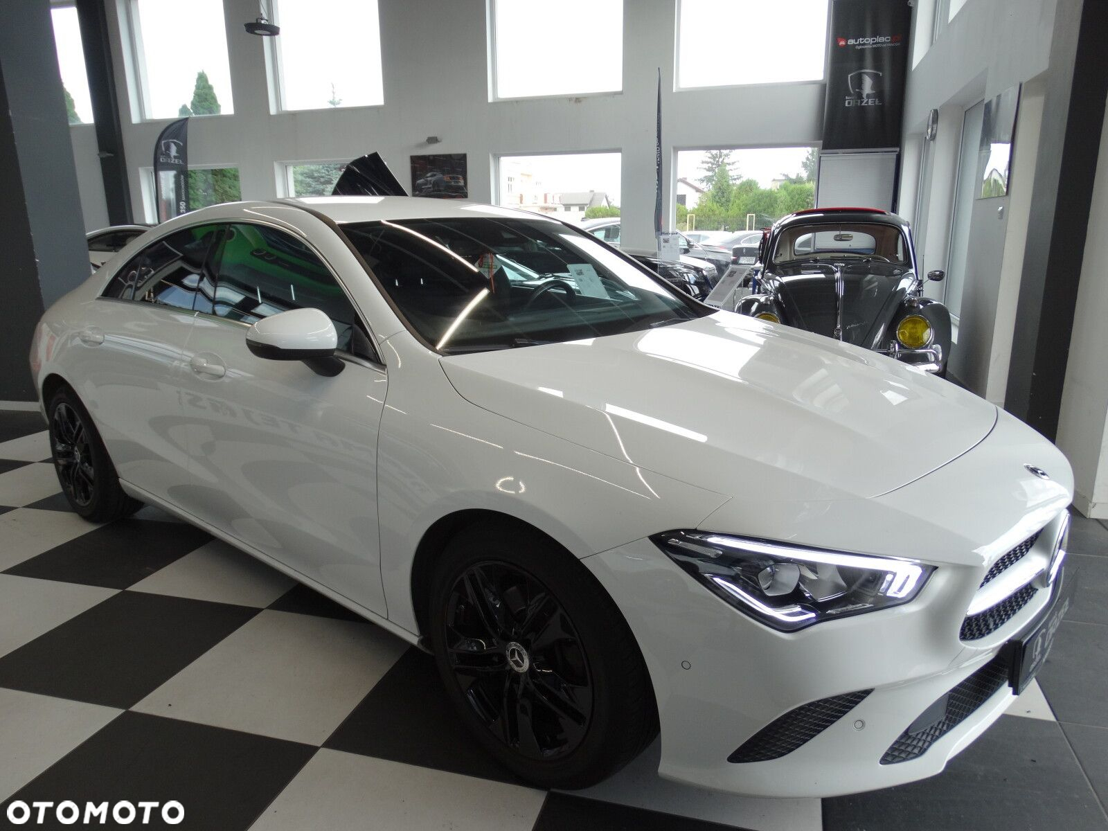 Mercedes-Benz CLA - 10