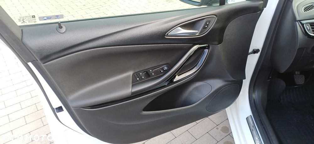 Opel Astra 1.6 CDTI Essentia - 10