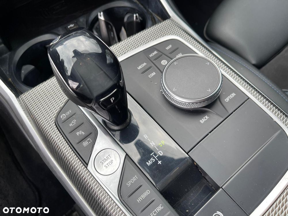 BMW Seria 3 330e M Sport sport - 14