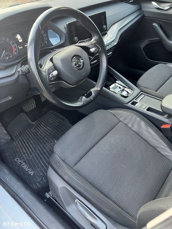 Skoda Octavia 2.0 TDI Ambition DSG - 8