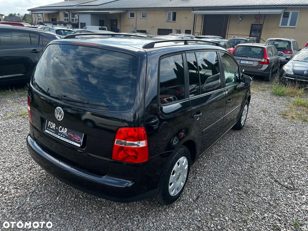 Volkswagen Touran 1.9 TDI Conceptline - 4
