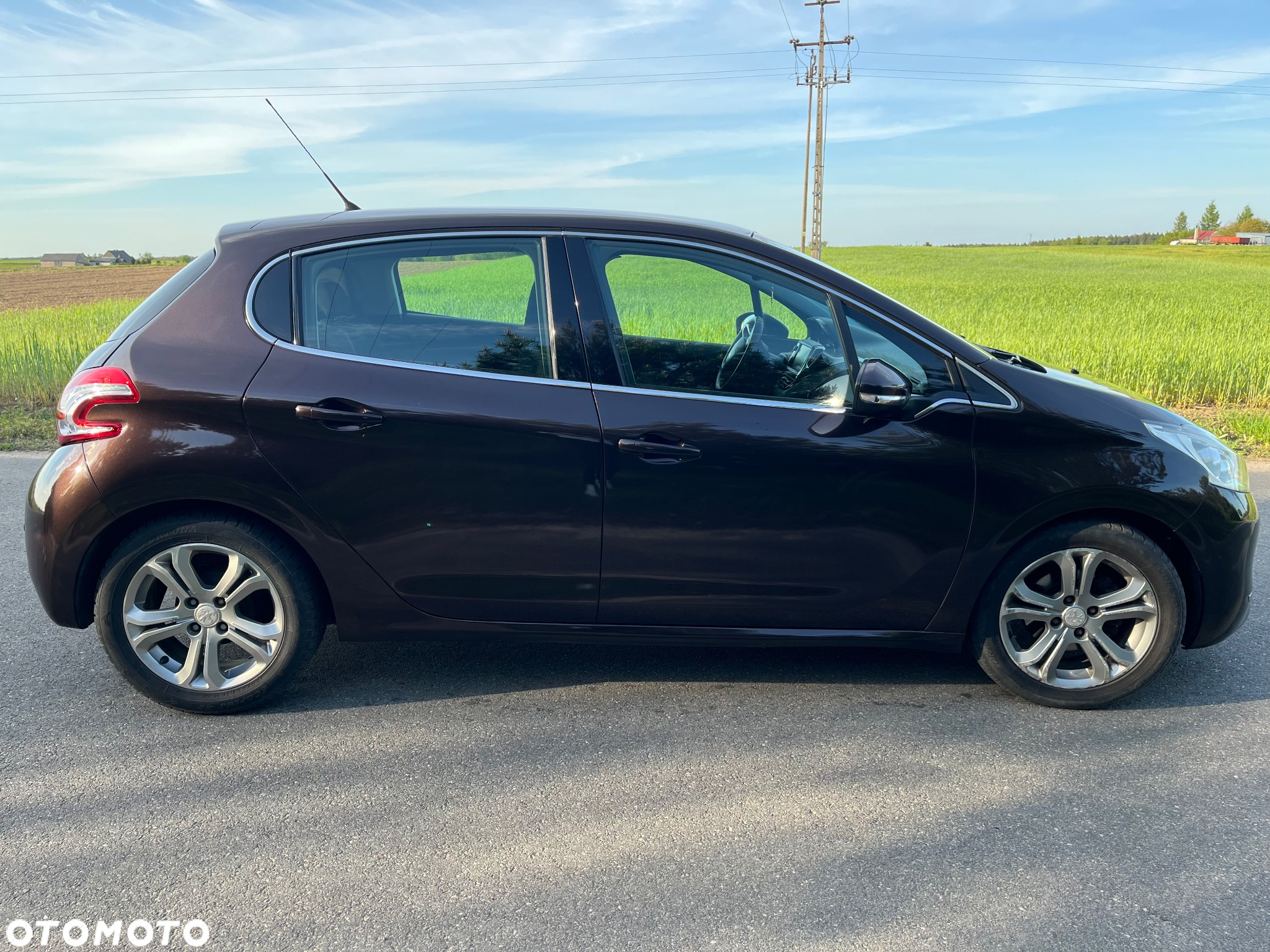 Peugeot 208 - 4