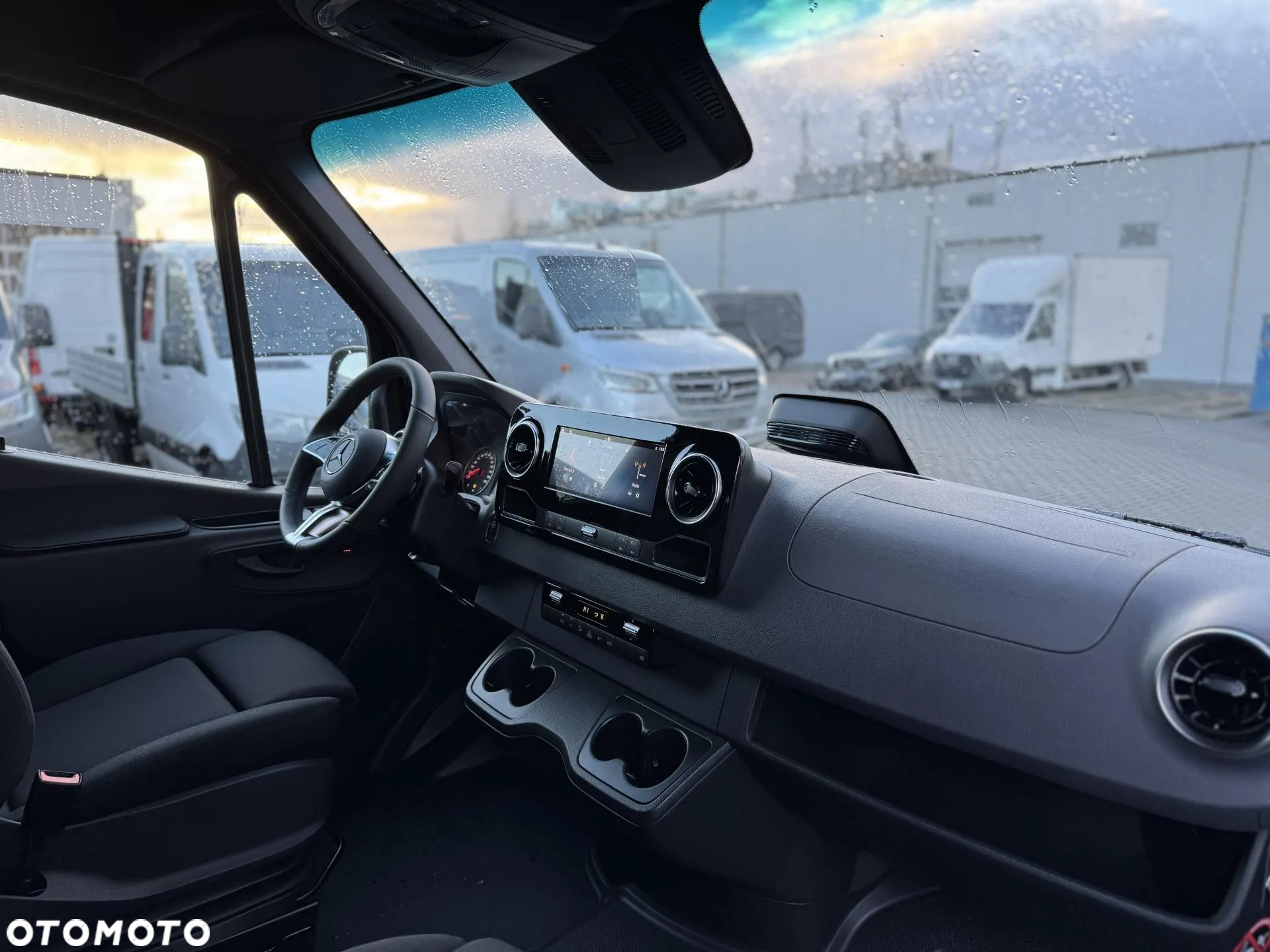 Mercedes-Benz Sprinter - 11