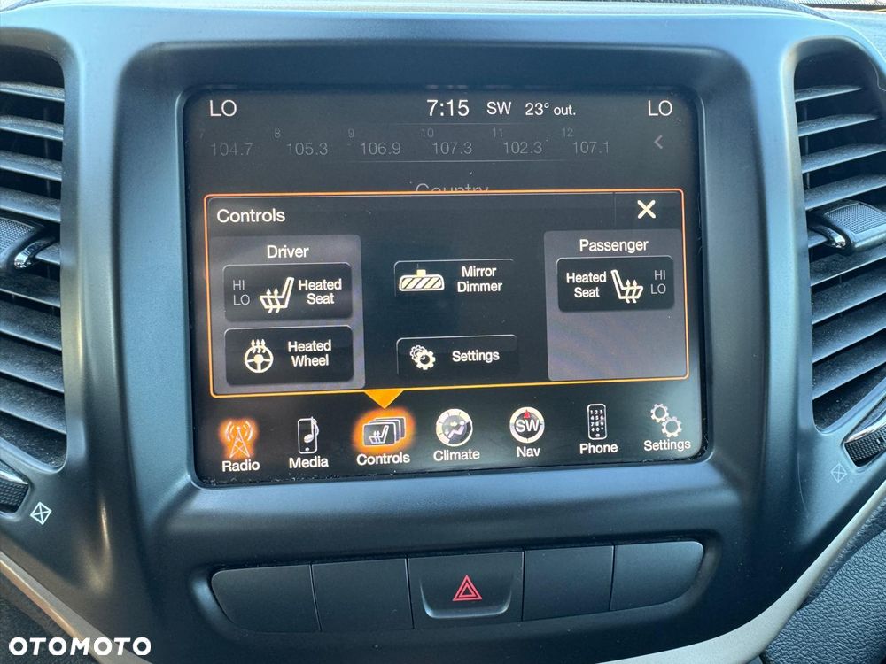 Jeep Cherokee - 16