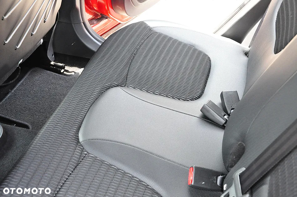 Renault Captur 1.2 Energy TCe Initiale Paris EDC - 29