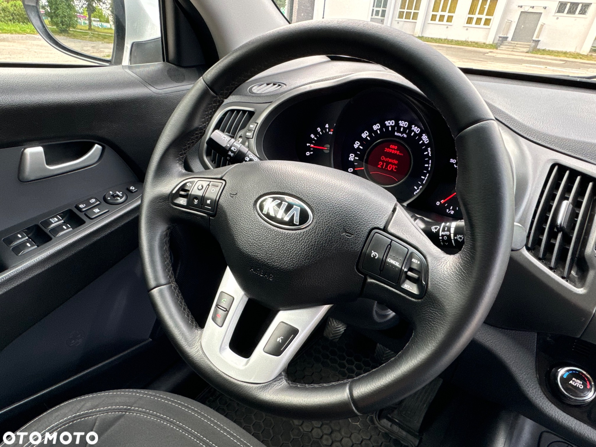 Kia Sportage 2.0 CRDI AWD Fifa World Cup Edition - 31