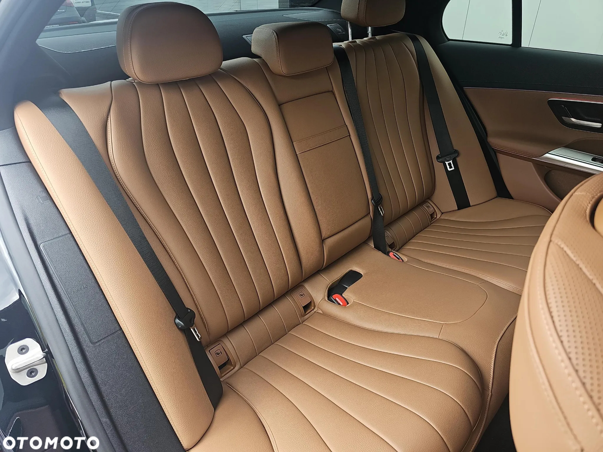 Mercedes-Benz Klasa E ver-300e-9g--tronic-edition-amg-line - 12