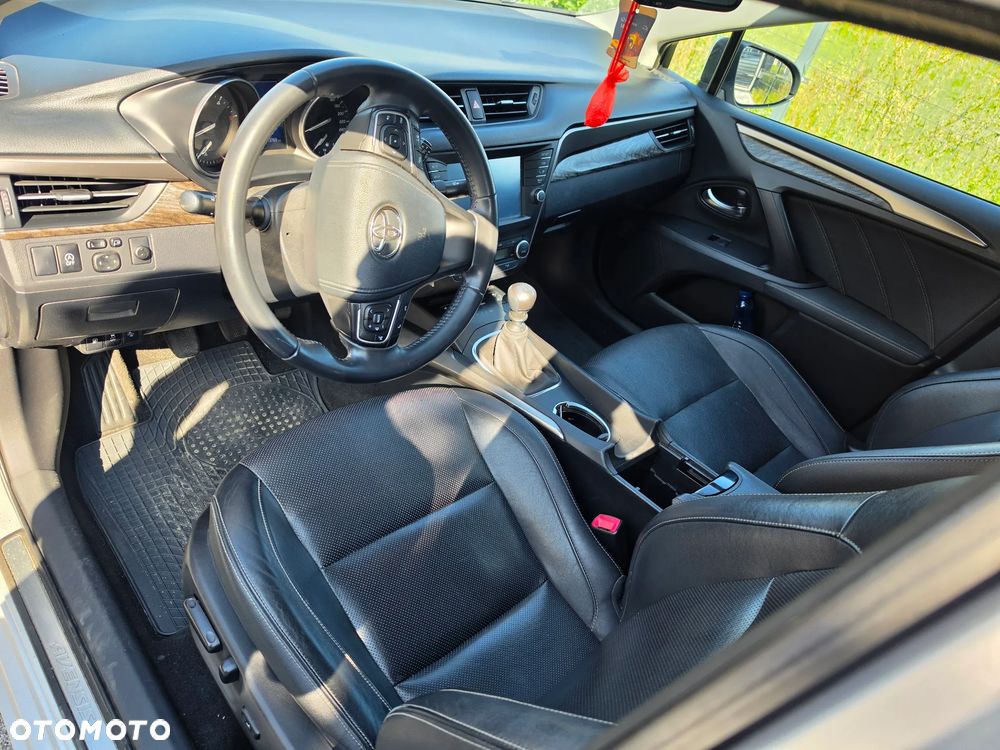 Toyota Avensis 2.0 D-4D Premium - 6