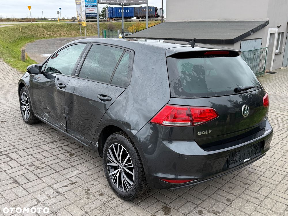 Volkswagen Golf - 11