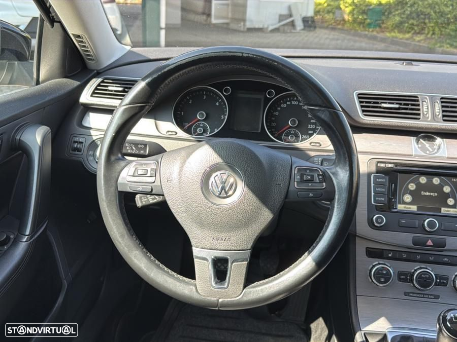 VW Passat Variant 1.6 TDI Confortline Navig - 17