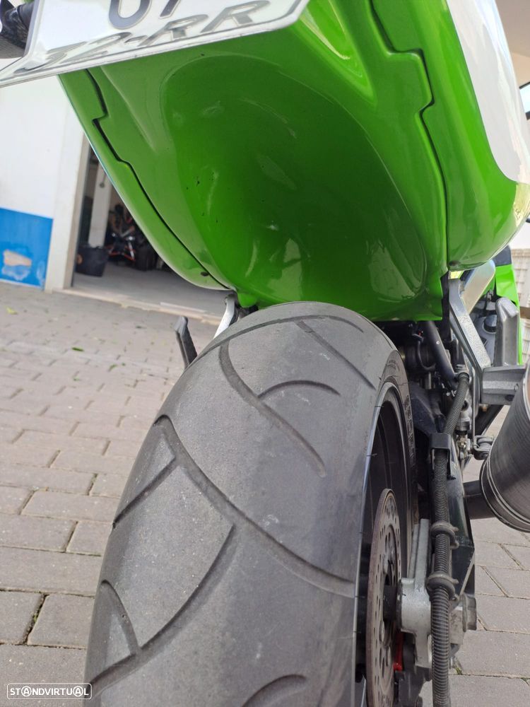 Kawasaki ZXR Ninja ZX7R - 15