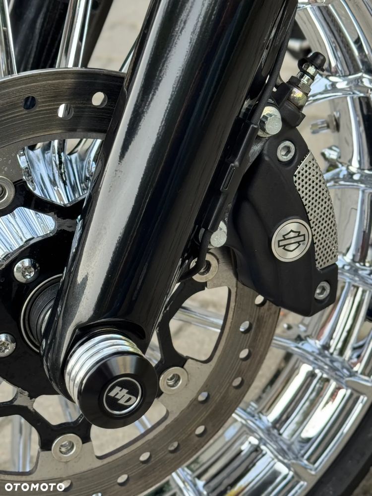 Harley-Davidson FXSB Breakout - 17