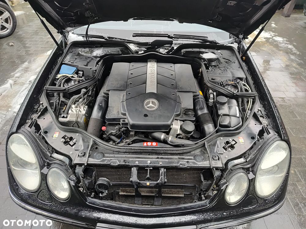 Mercedes-Benz Klasa E 500 Avantgarde Sport Edition - 29