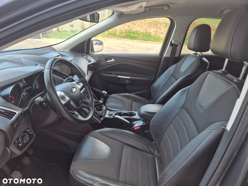 Ford Kuga 2.0 TDCi 2x4 Titanium - 15