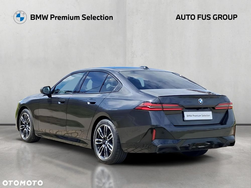 BMW Seria 5 520d xDrive mHEV M Sport - 3