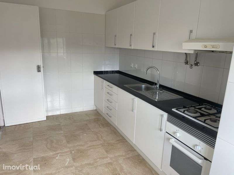 Apartamento T2 em Moradia serra da silveira-Belas - Grande imagem: 3/12