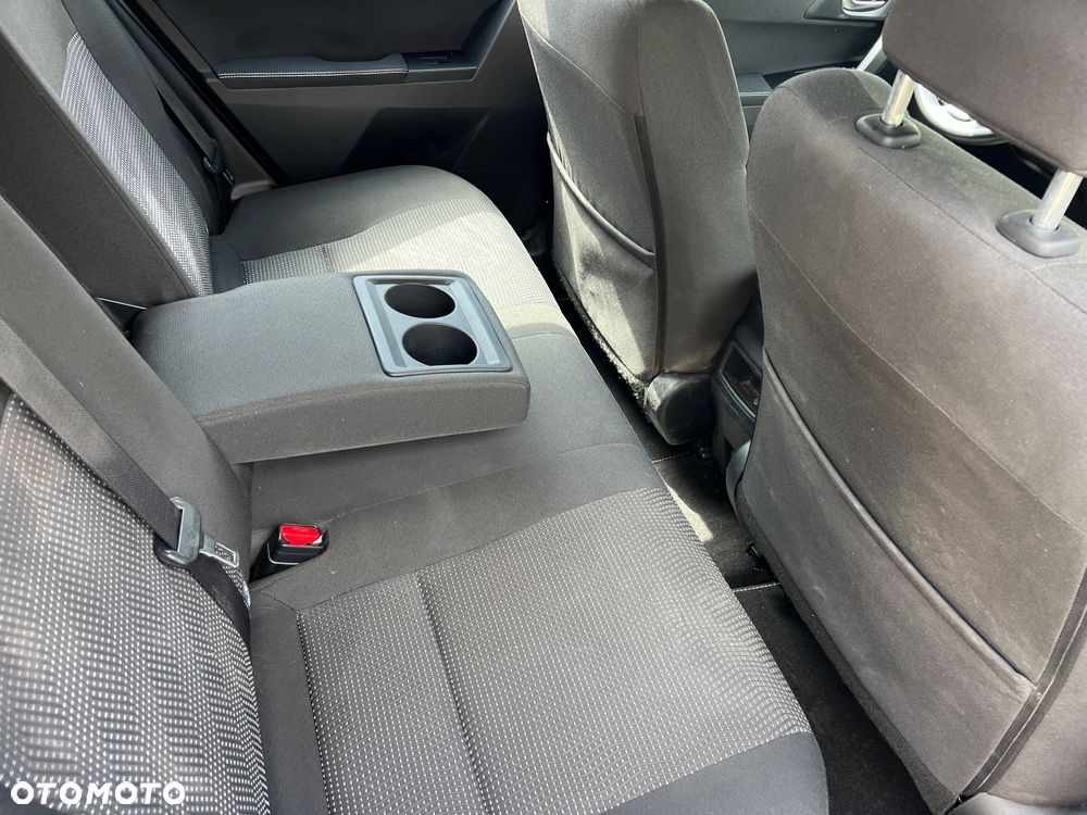 Toyota Auris - 11
