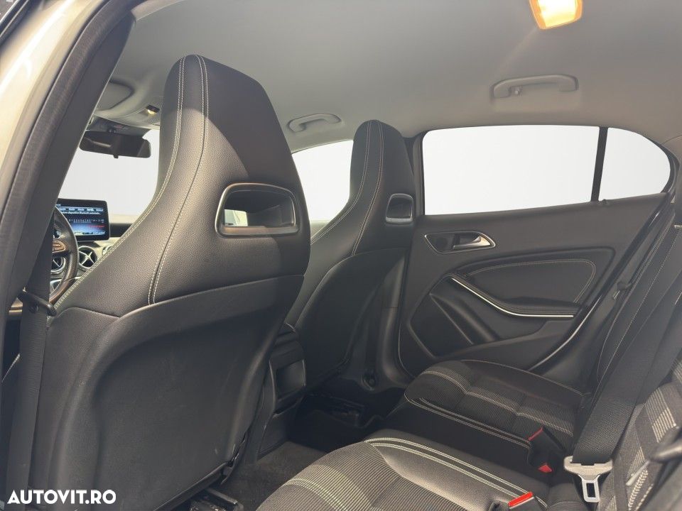 Mercedes-Benz GLA - 16