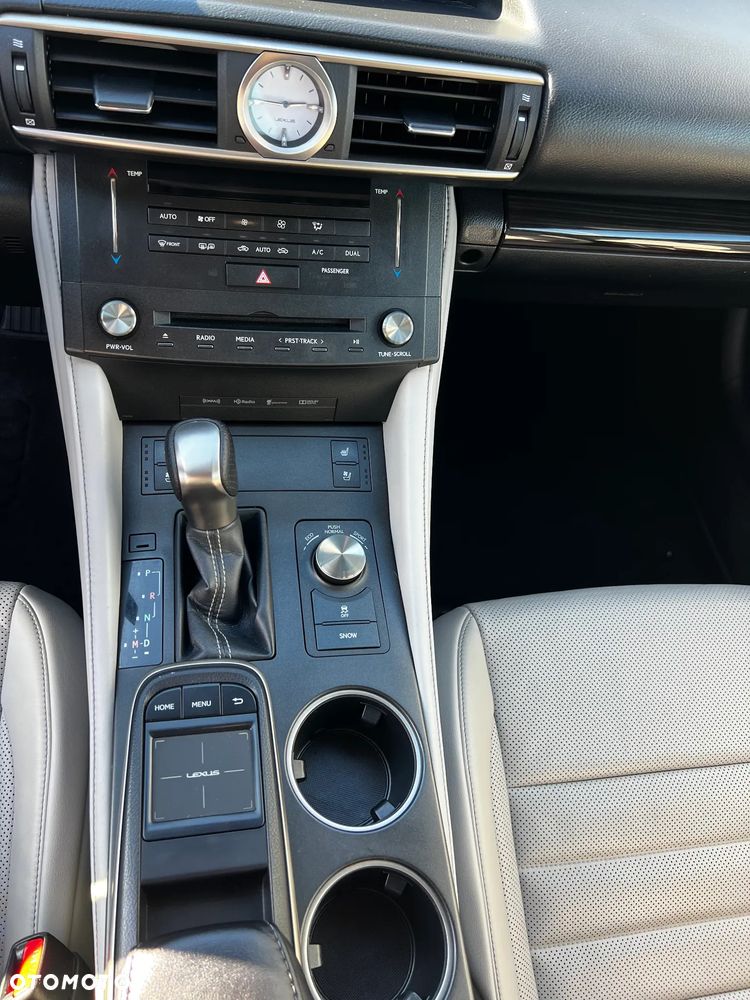 Lexus RC 200t / 300 Elegance - 9