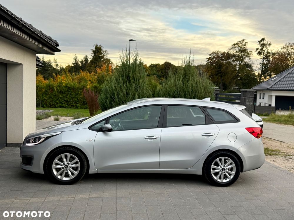 Kia Ceed 1.6 GDI ISG Vision - 28