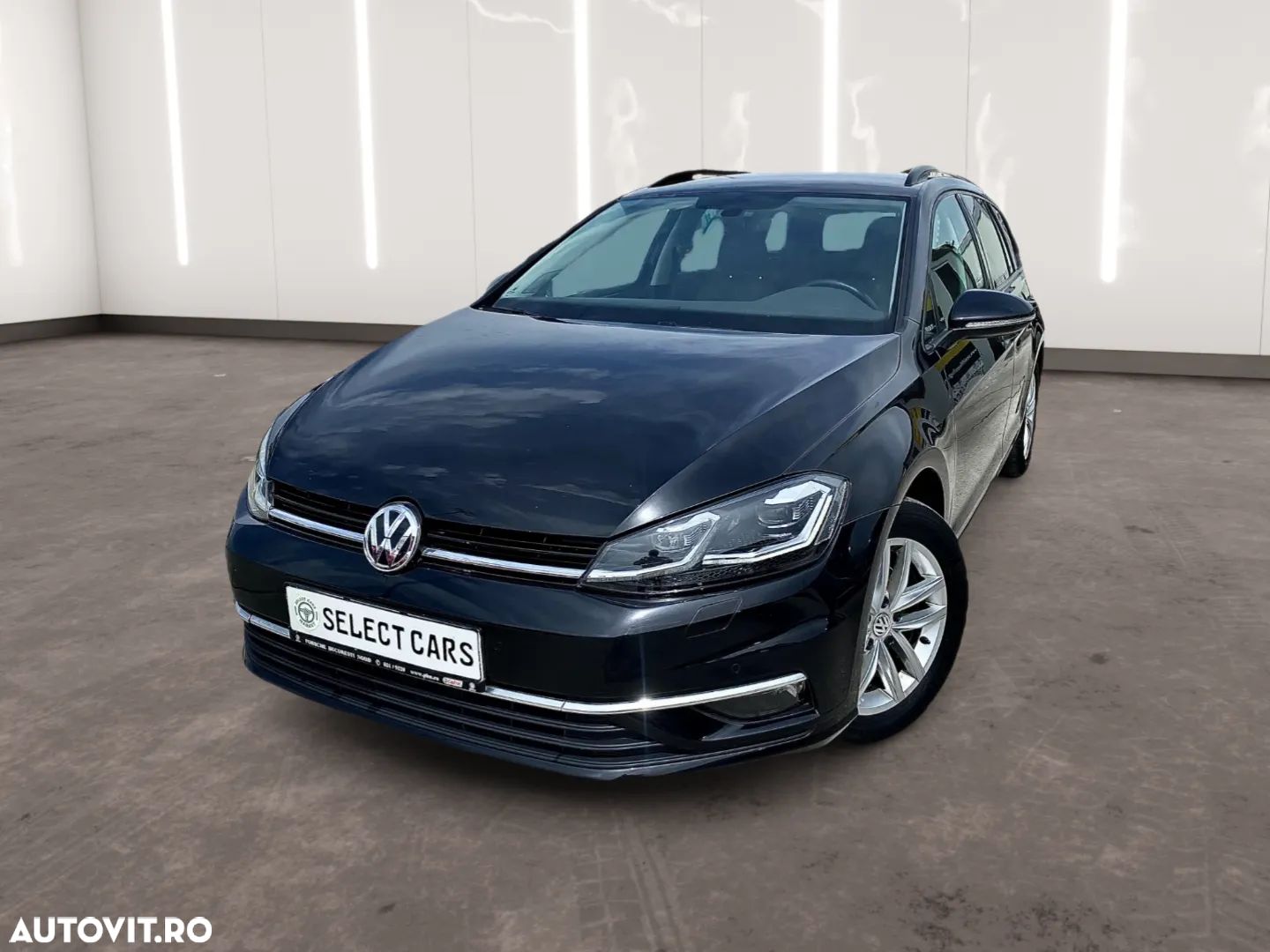 Volkswagen Golf - 1