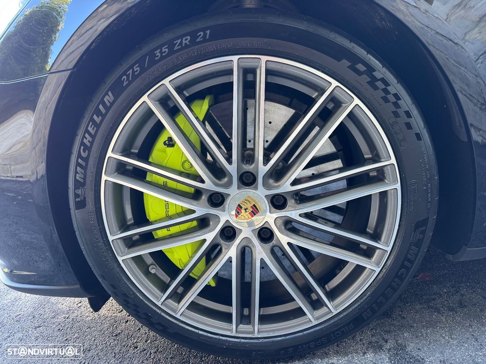 Porsche Panamera - 4