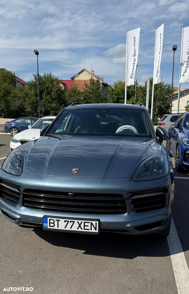 Porsche Cayenne - 2