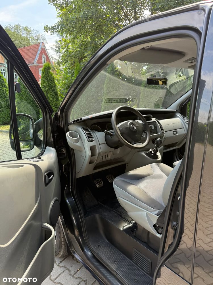 Opel Vivaro L2H1 2.9t - 16