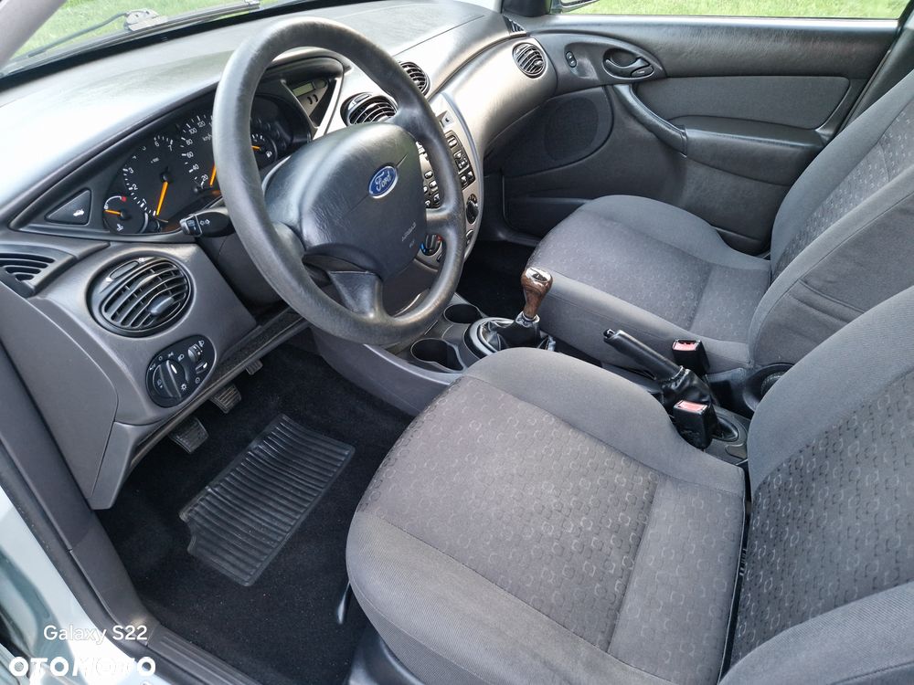 Ford Focus 1.6 16V Sport - 8
