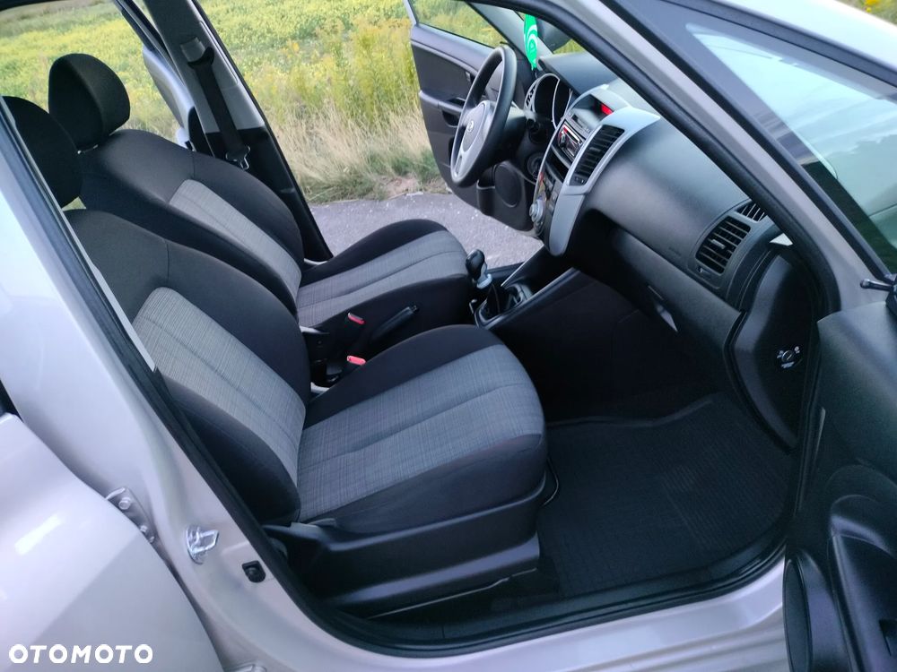 Kia Venga 1.4 CVVT Vision - 29