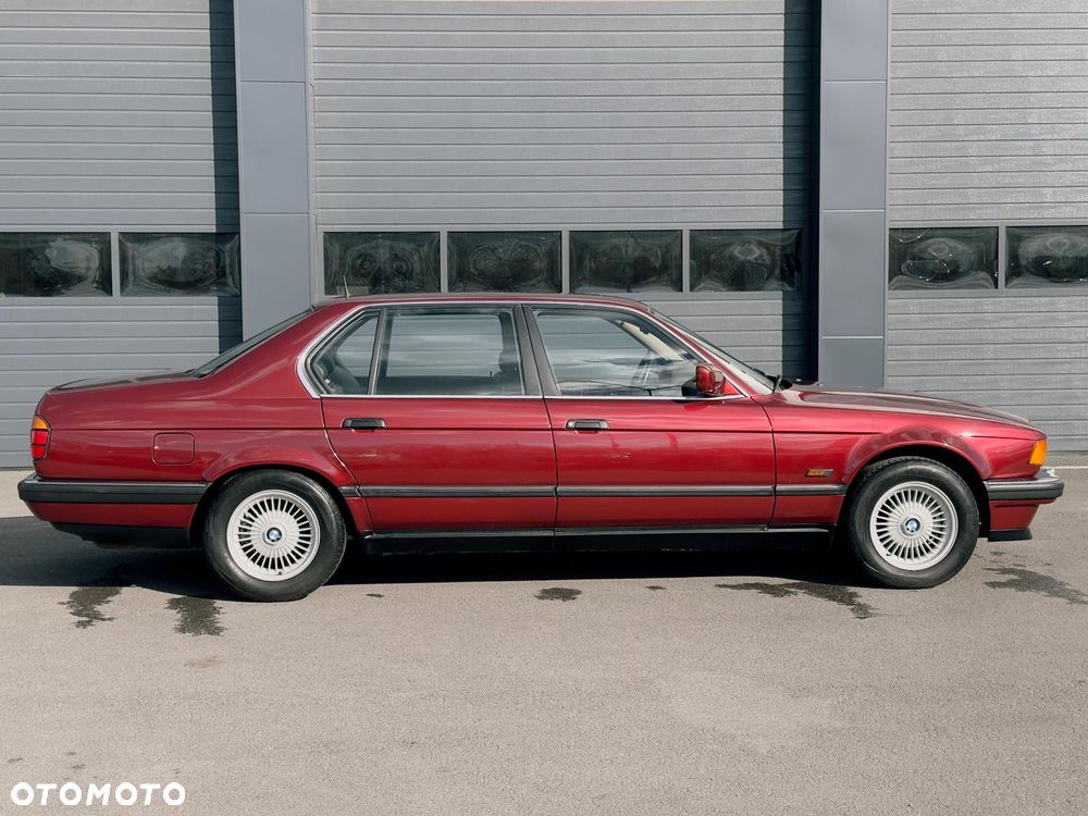 BMW Seria 7 750iL - 4
