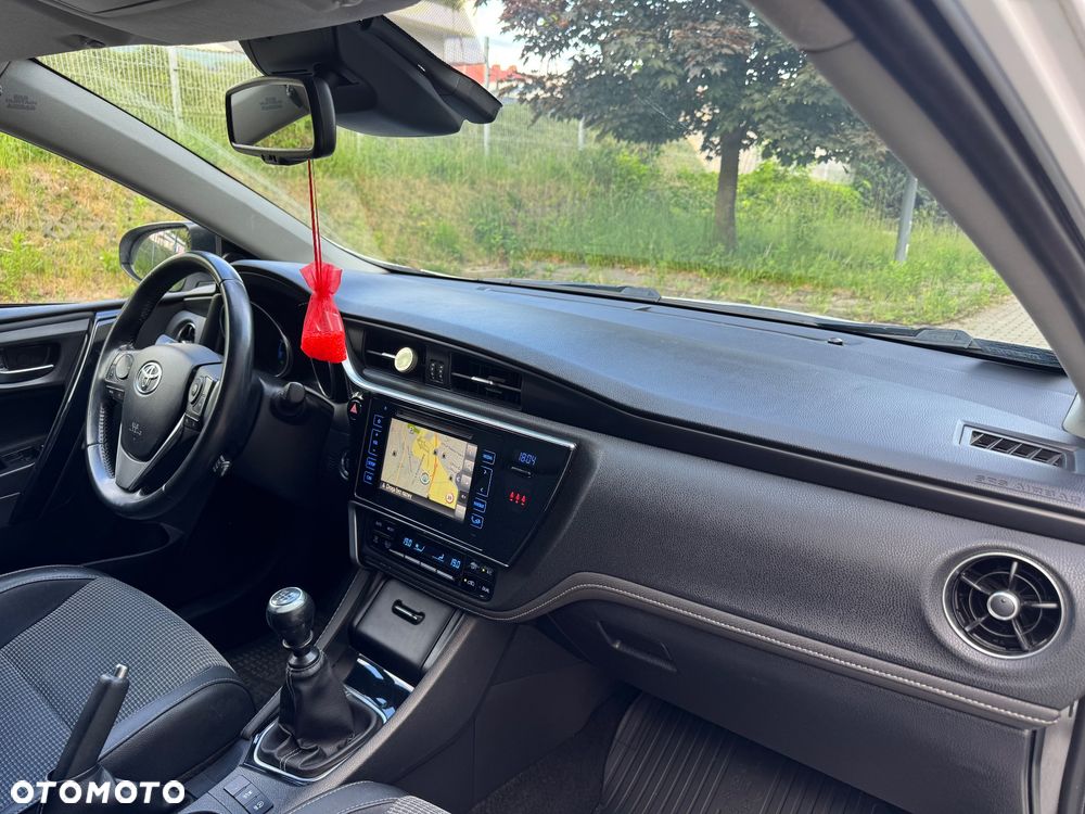Toyota Auris 1.6 D-4D Premium - 6