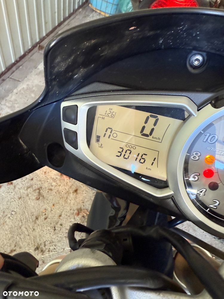 Triumph Street Triple - 6