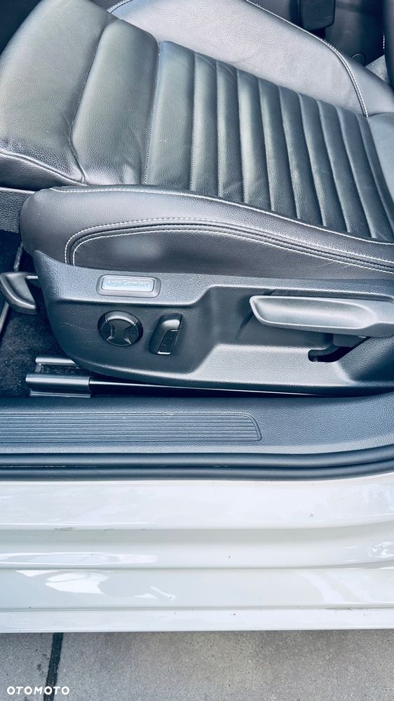 Volkswagen Passat 2.0 TSI Business DSG - 12