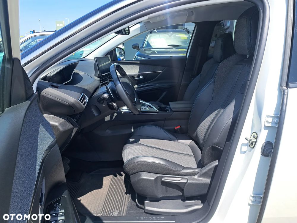 Peugeot 3008 1.2 PureTech Allure S&S EAT8 - 10