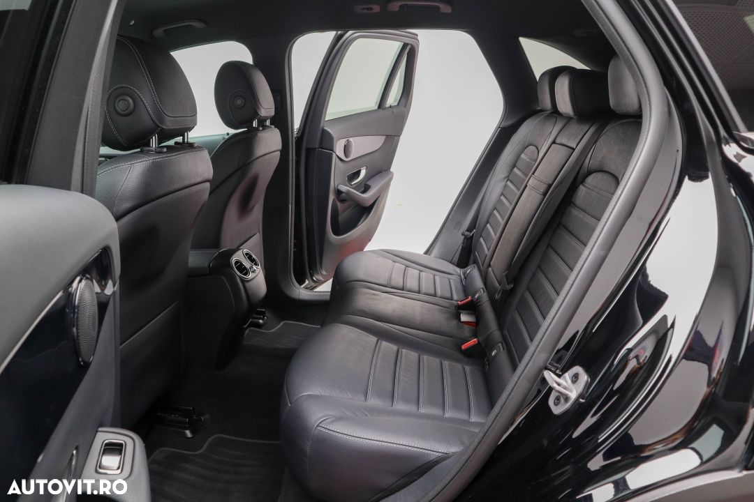Mercedes-Benz GLC 300 e 4Matic 9G-TRONIC - 24