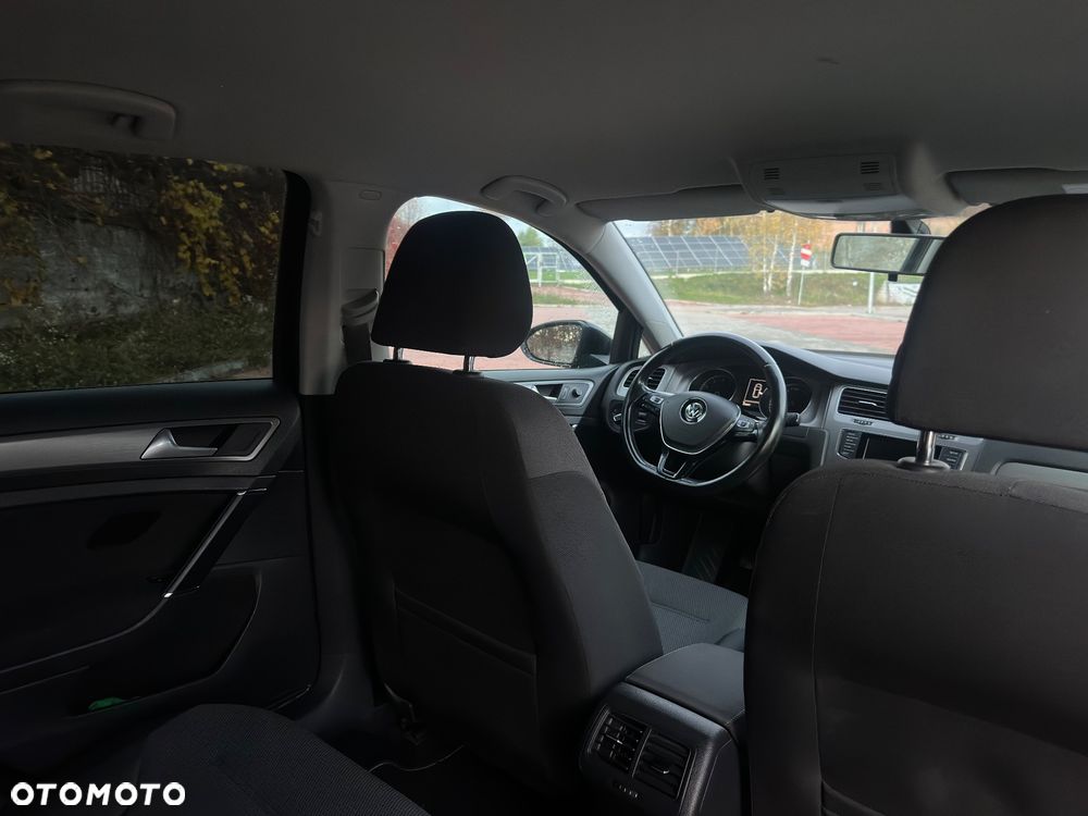 Volkswagen Golf - 20