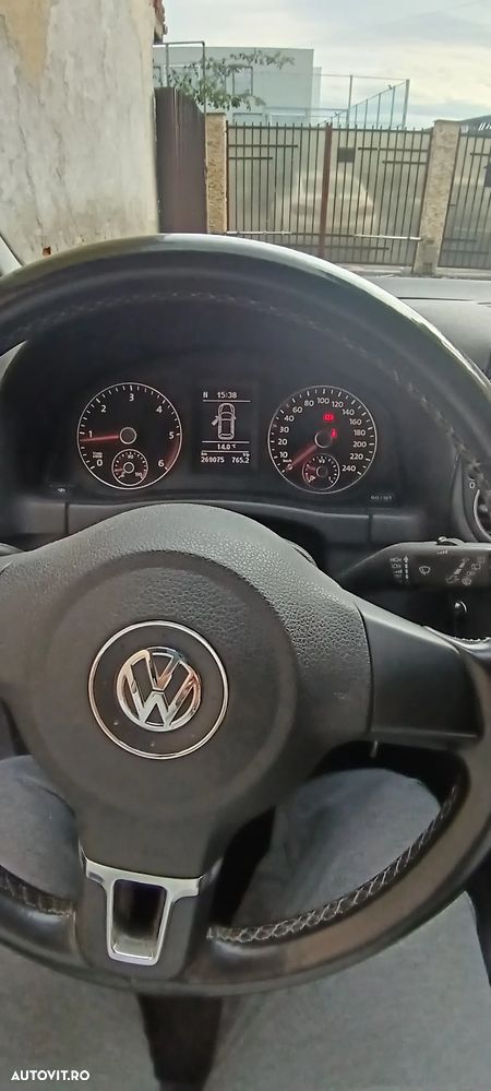 Volkswagen Golf Plus 1.6 TDI DPF Comfortline - 9