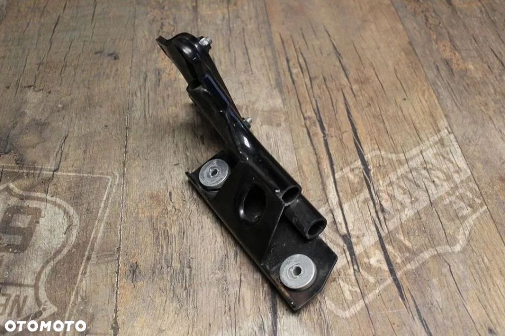 Uchwyt mocowanie tłumika Suzuki VLR1800 Intruder Boulevard - 2