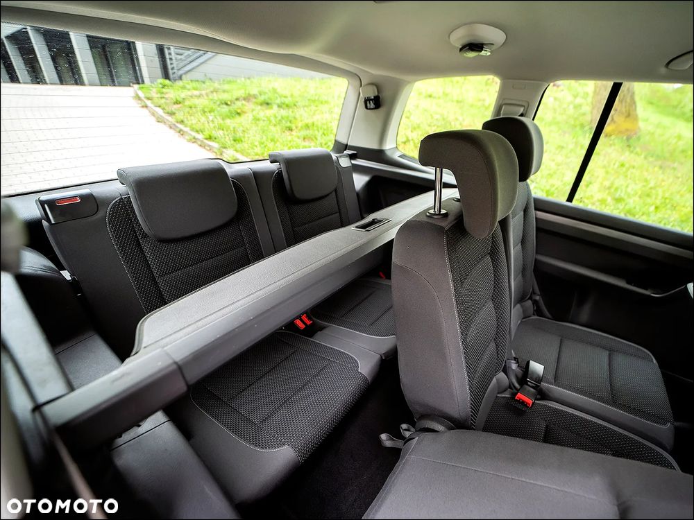 Volkswagen Touran - 8